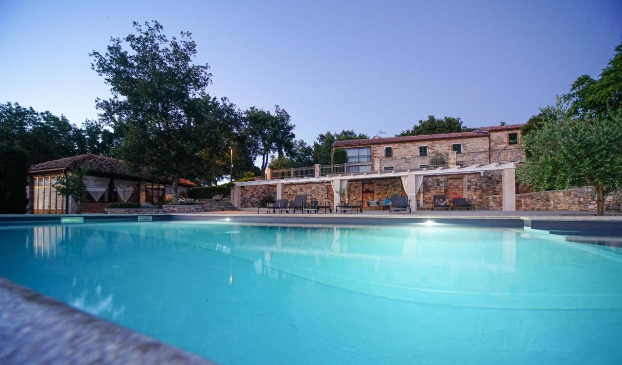 Stancija Ruseti Bed & Breakfast Oprtalj ภายนอก รูปภาพ