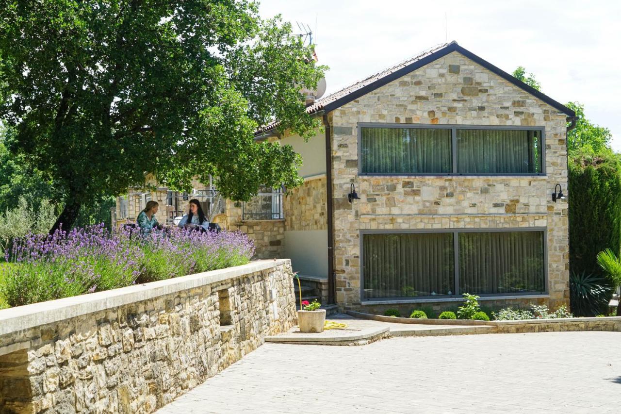 Stancija Ruseti Bed & Breakfast Oprtalj ภายนอก รูปภาพ