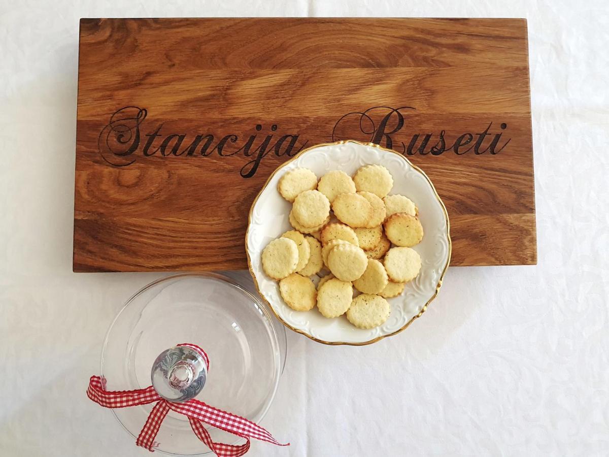 Stancija Ruseti Bed & Breakfast Oprtalj ภายนอก รูปภาพ