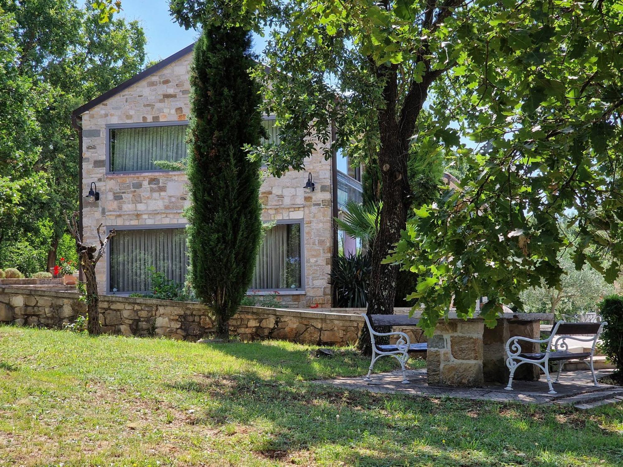 Stancija Ruseti Bed & Breakfast Oprtalj ภายนอก รูปภาพ