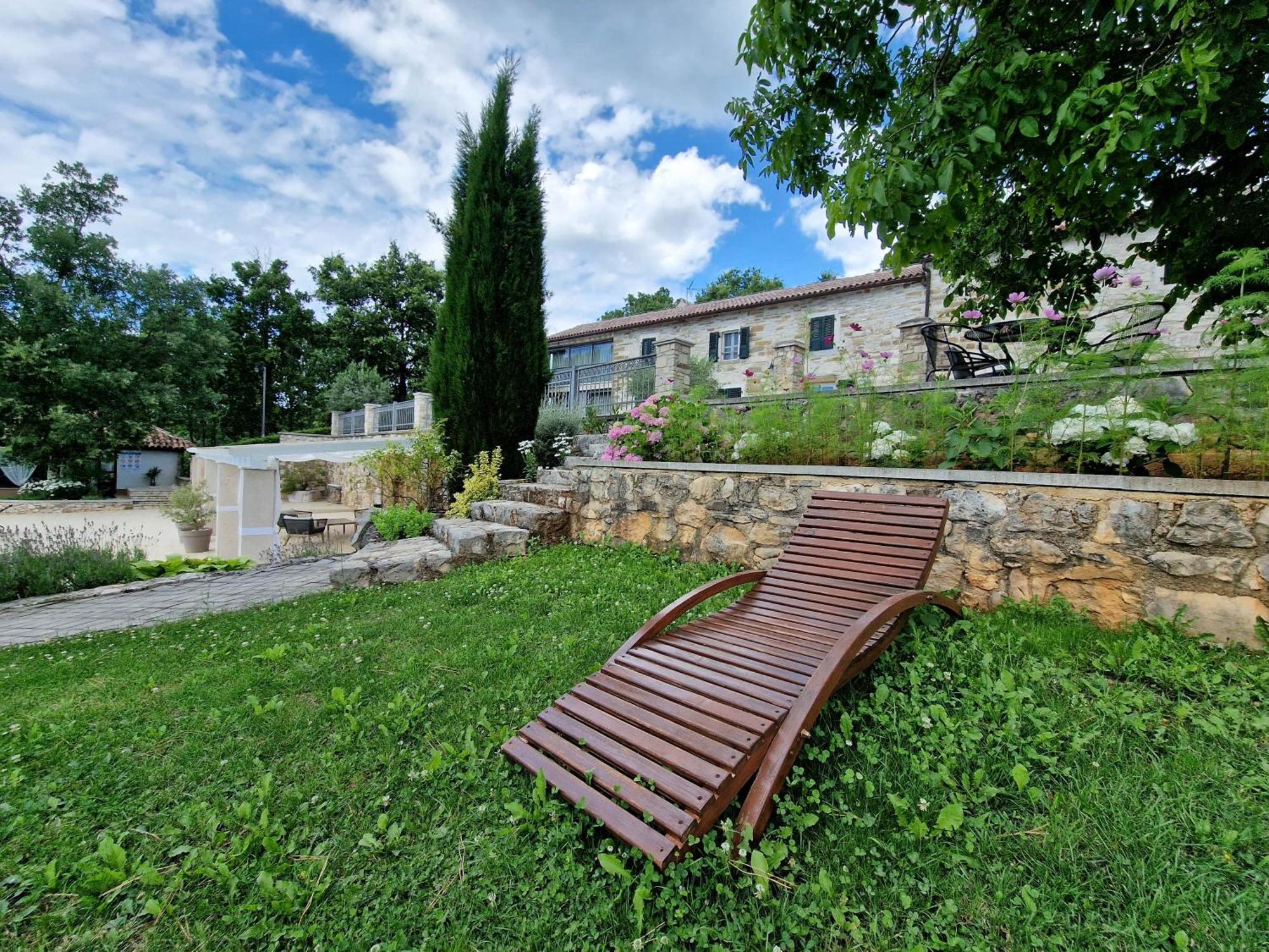 Stancija Ruseti Bed & Breakfast Oprtalj ภายนอก รูปภาพ