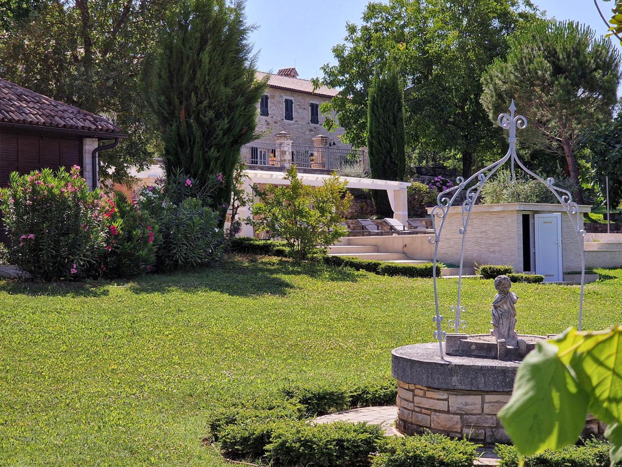 Stancija Ruseti Bed & Breakfast Oprtalj ภายนอก รูปภาพ