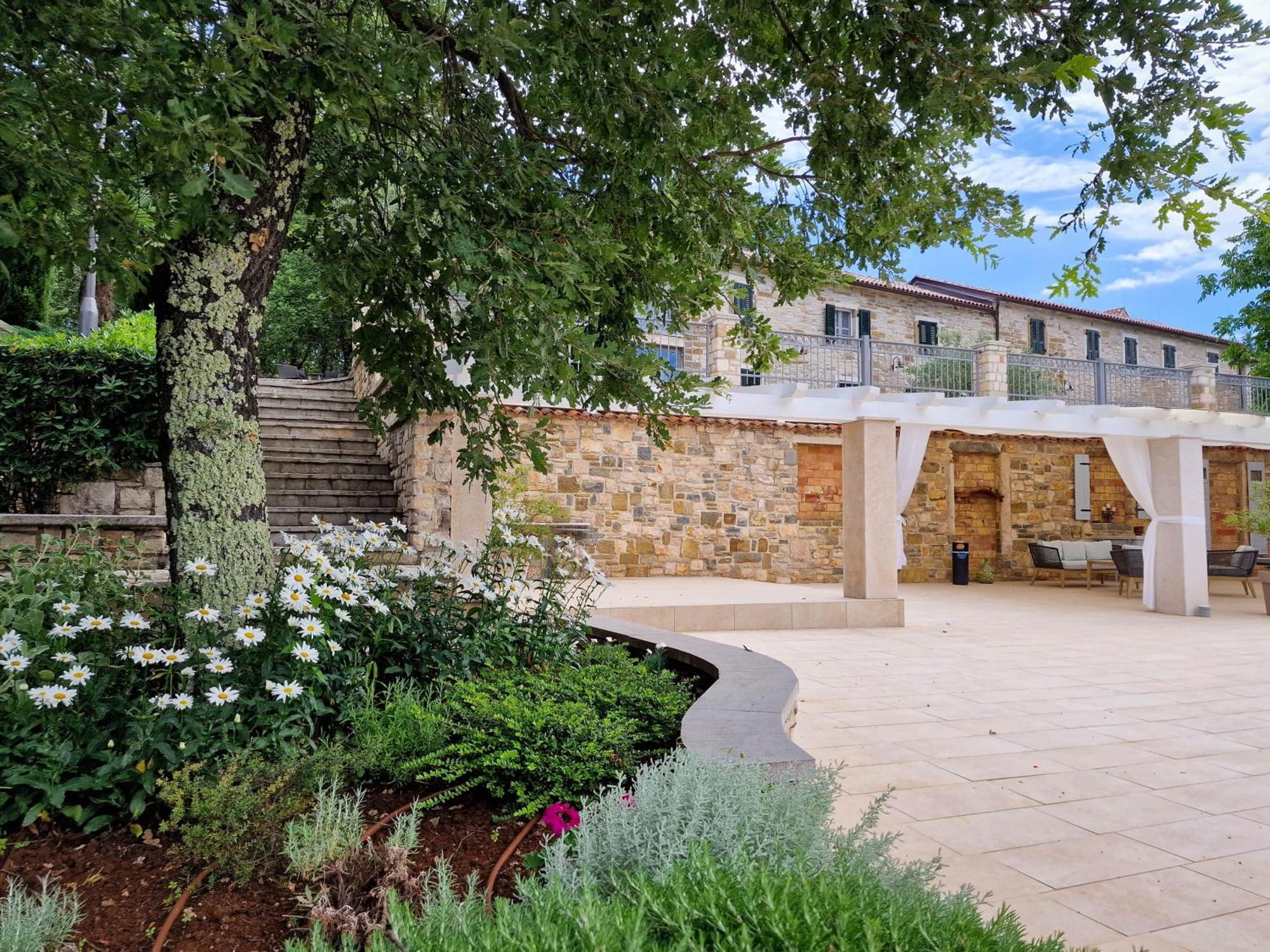 Stancija Ruseti Bed & Breakfast Oprtalj ภายนอก รูปภาพ