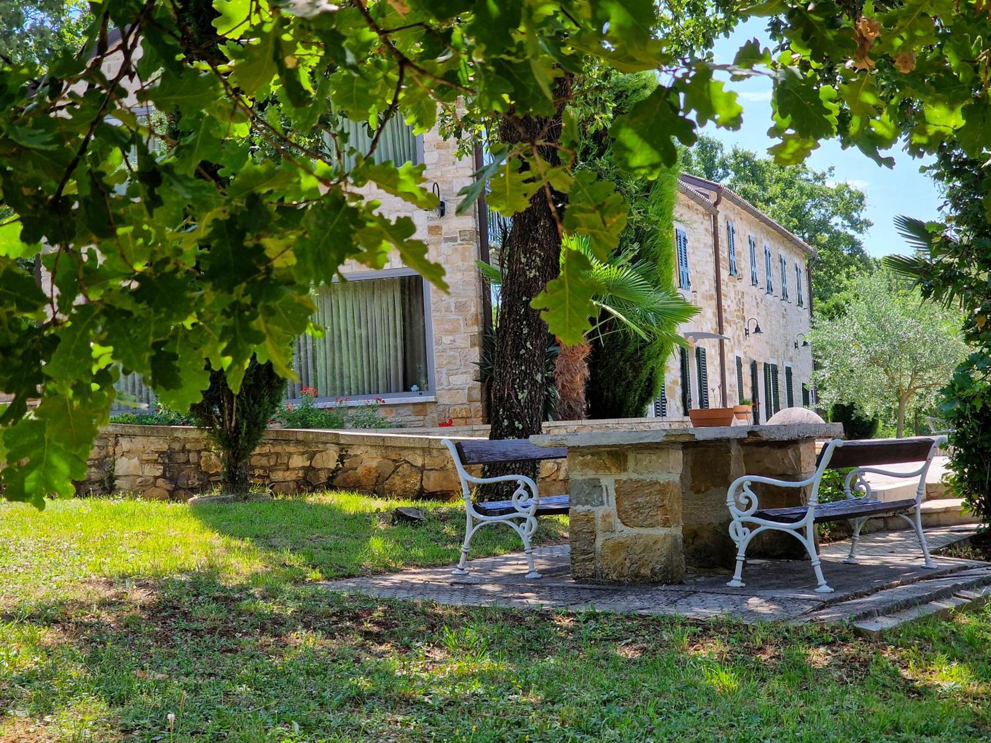 Stancija Ruseti Bed & Breakfast Oprtalj ภายนอก รูปภาพ