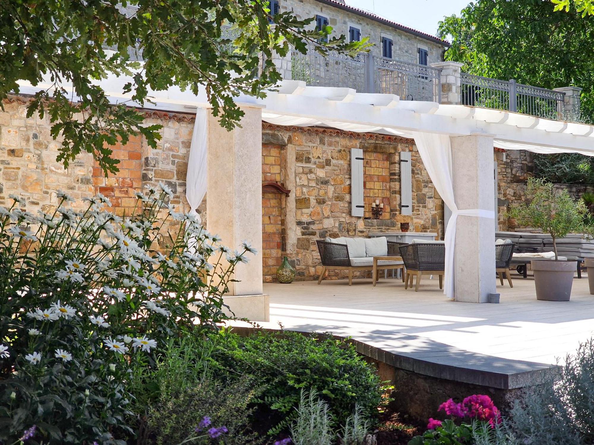 Stancija Ruseti Bed & Breakfast Oprtalj ภายนอก รูปภาพ